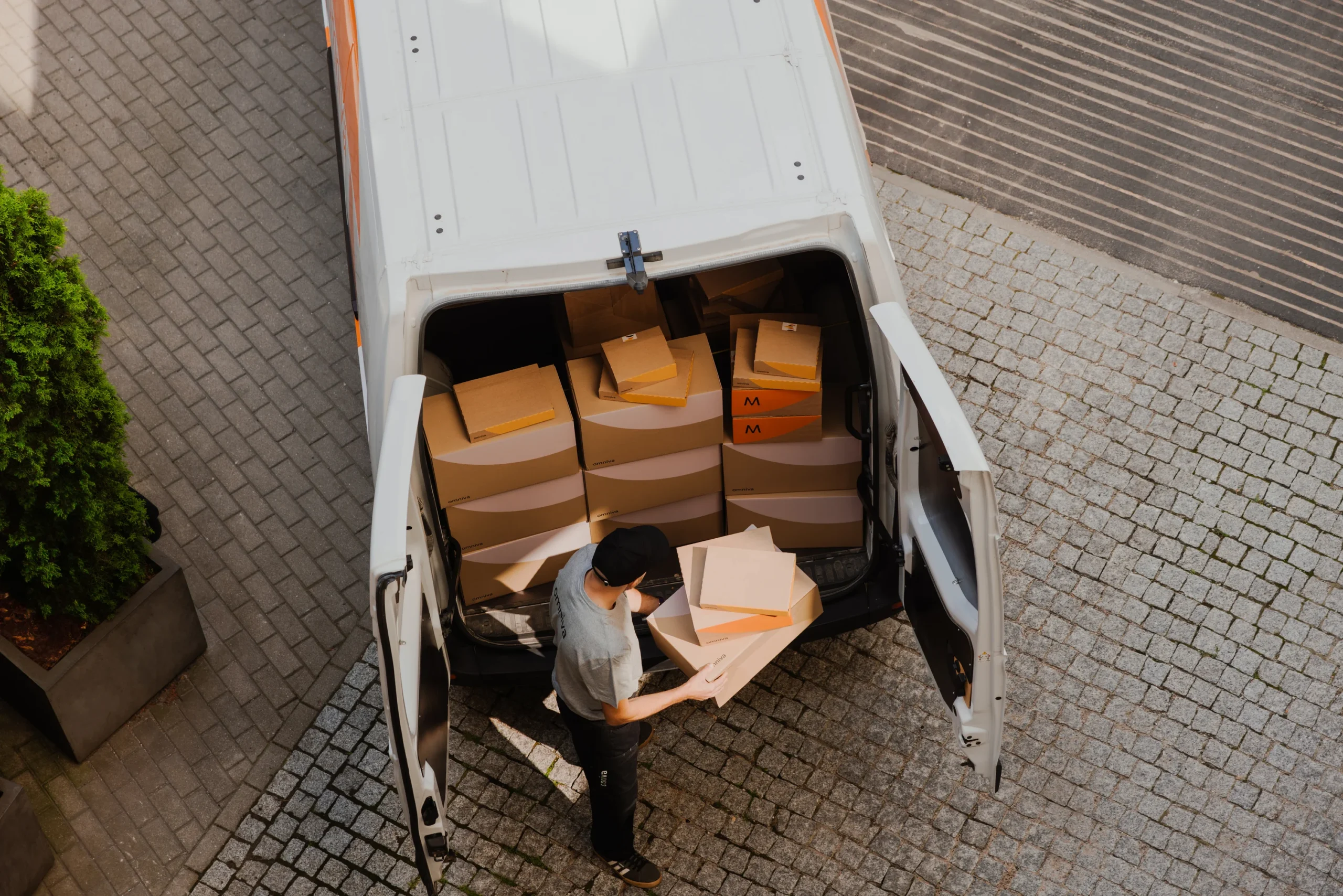 220.lv and Omniva Launch Strategic Partnership to Introduce Same-Day Delivery